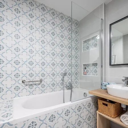 Immodely & La Parade De *