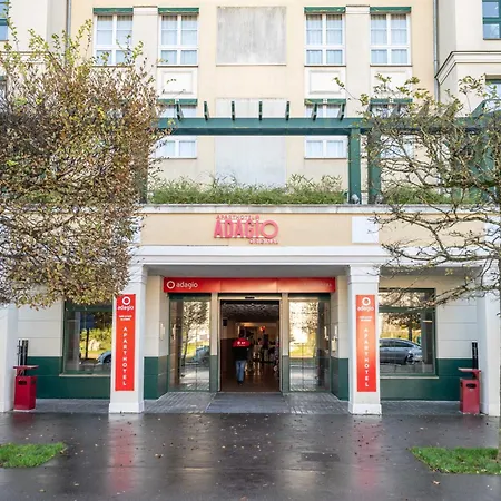 Immodely & La Parade De